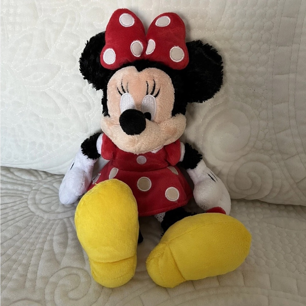 NWT VTG Disney 9-inch Minnie Mouse Bean Bag Plush